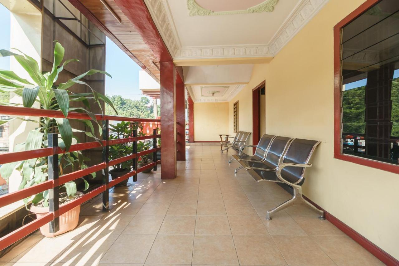 Reddoorz At Sedayu 1 Parapat Exterior photo